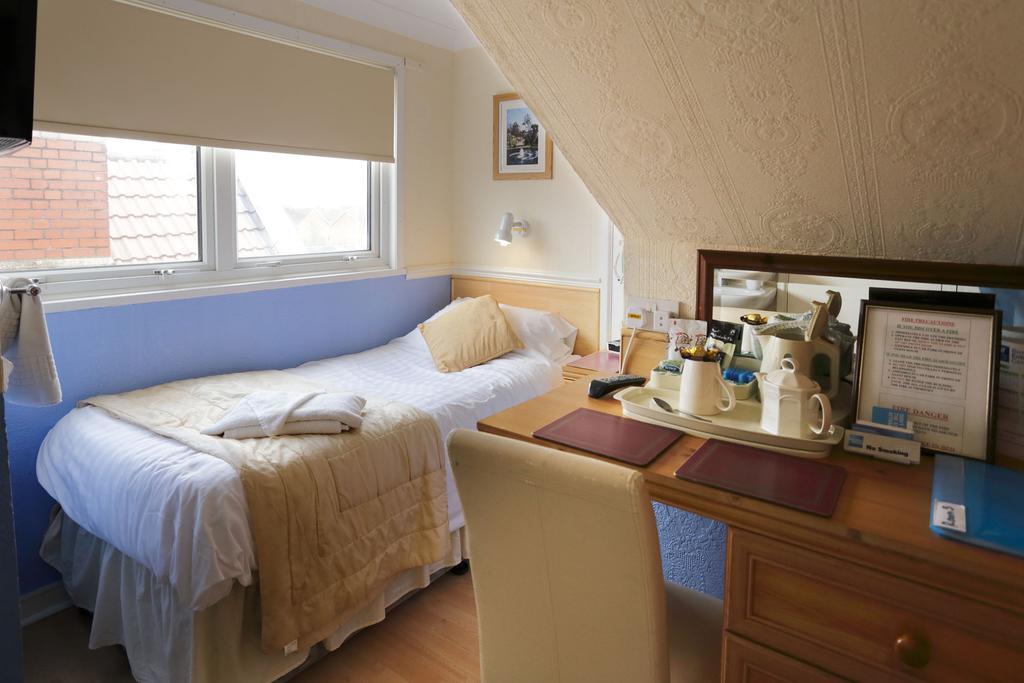 Saxonia Guest House เวสตัน-ซูเปอร์-แมร์ ห้อง รูปภาพ